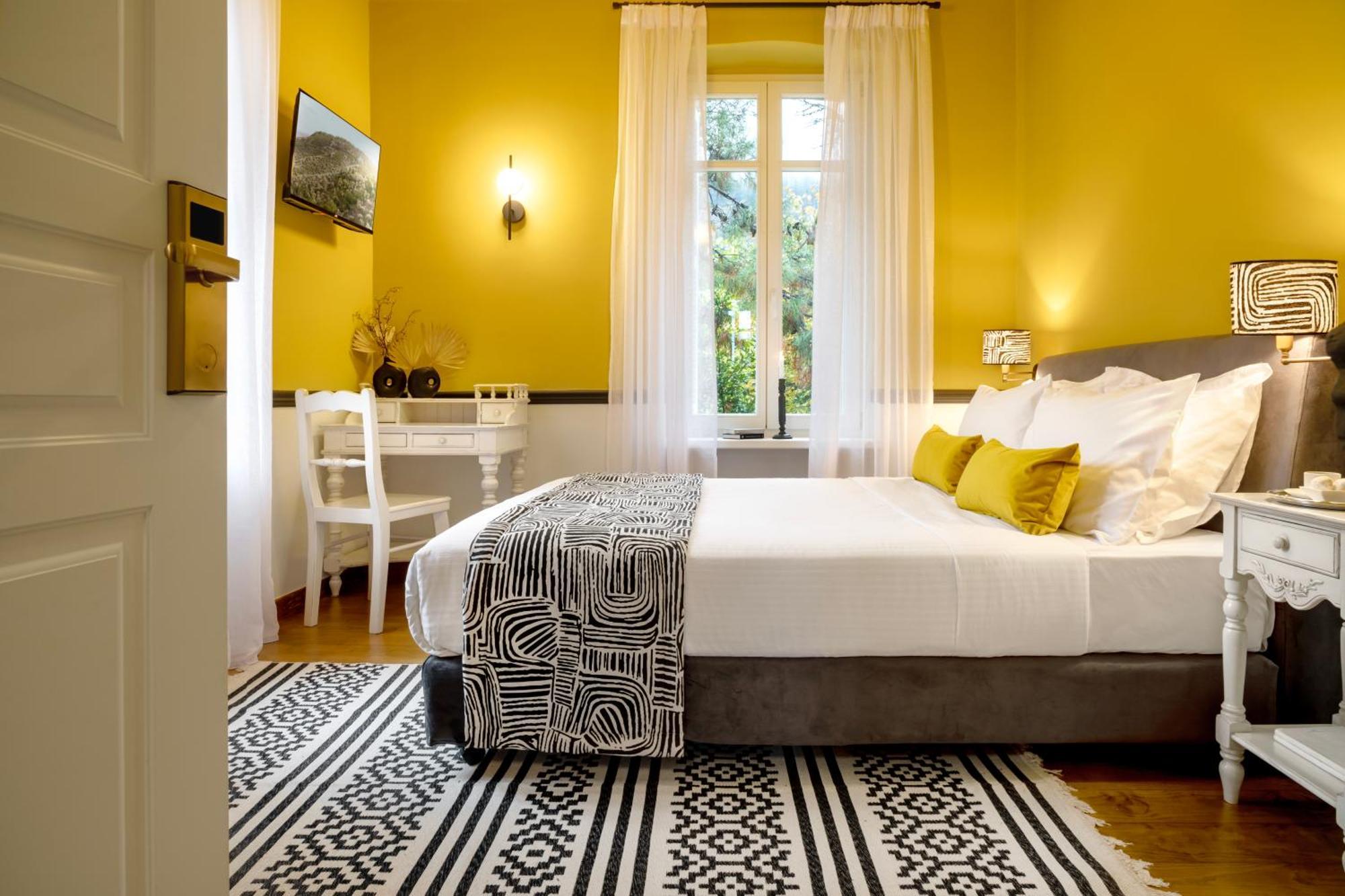 Archontiko Parnassus Dadi Hotel Amfíklia Buitenkant foto